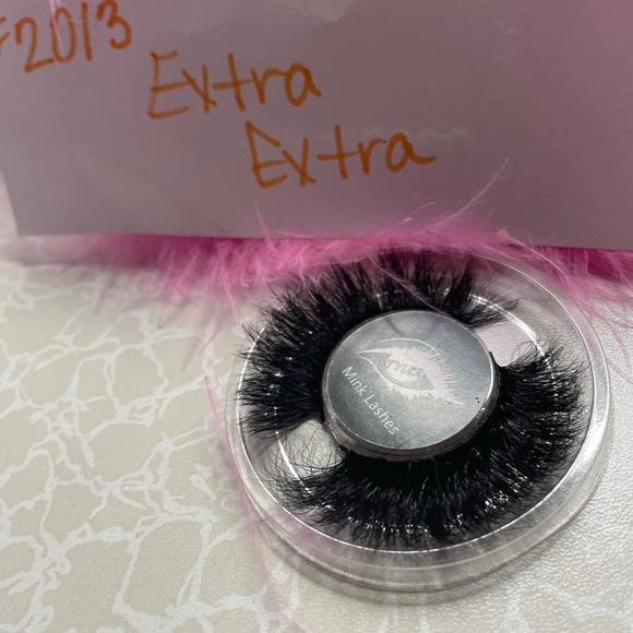 Tyler Eyez Mink Eyelashes “Extra Extra “ - Picture 5 of 14